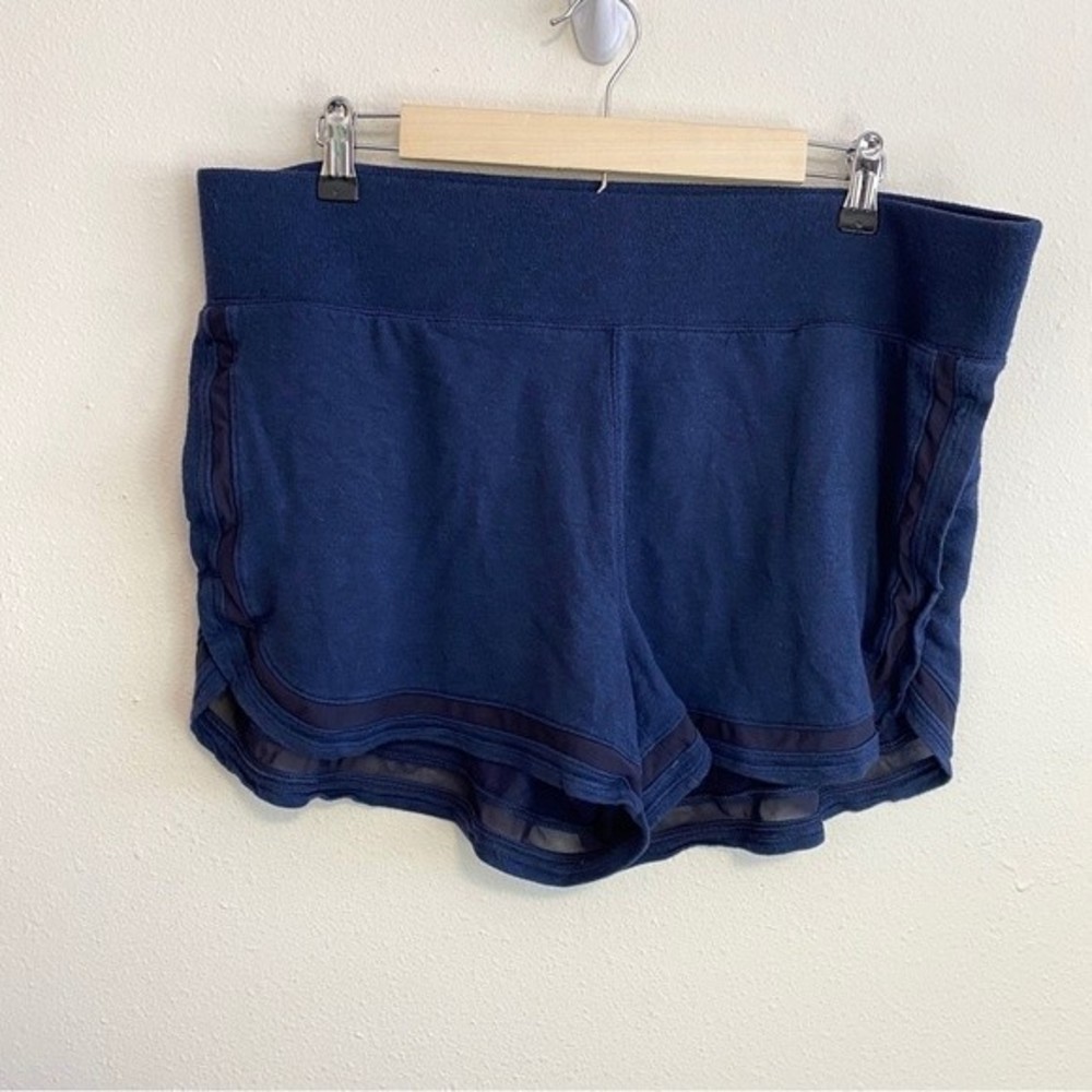 Athleta Breathe Shortie Shorts Super Soft Navy Blue Size XL - Picture 2 of 7